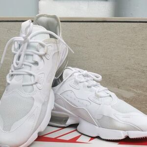 Nike Air Max infinity 2 white sneakers